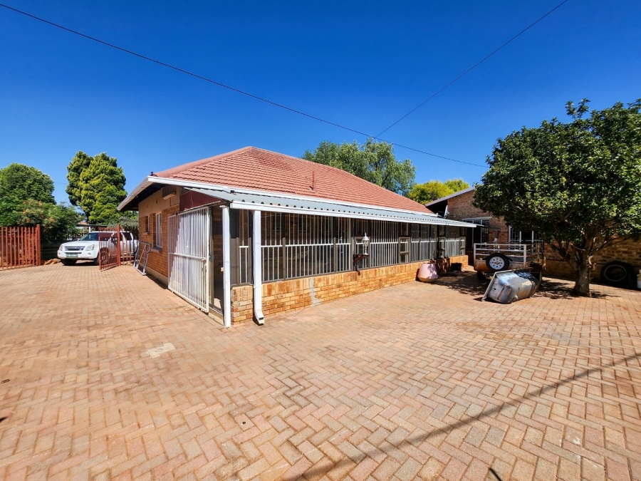 3 Bedroom Property for Sale in Stilfontein Ext 4 North West